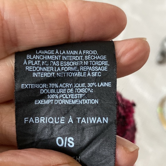 Columbia tuque/beanie winter wool/acrylic/polyester blend! Chevron pattern O/S - Picture 10 of 15